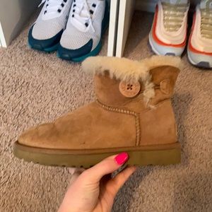 UGG minis